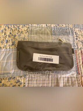 NWT, Canvelle Flat Pouch, Size Small